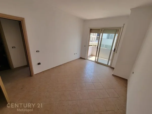 Tirane, shitet apartament 2+1+Ballkon , 99 m² 220.000 € (rr liqeni i thate)