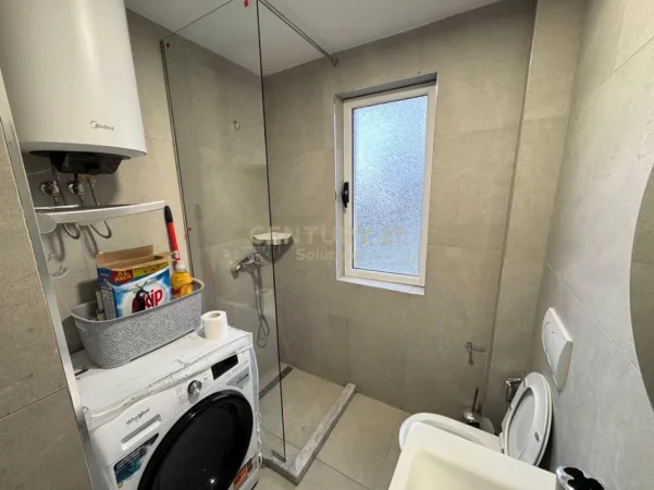 Tirane, jepet me qera apartament 1+1 Kati 3, 70 m² 700 € (rruga e kavajes)