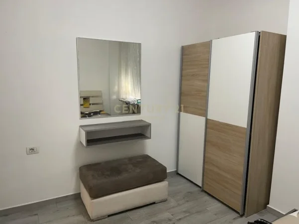 Tirane, jepet me qera apartament 1+1 Kati 5, 53 m² 650 € (5 maji)