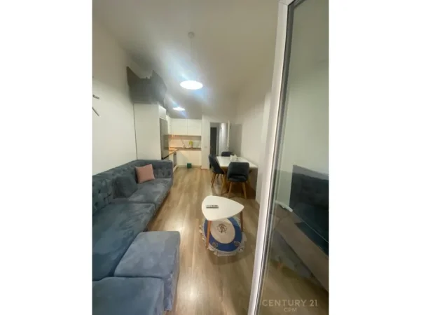Tirane, jepet me qera apartament 1+1 Kati 1, 70 m² 550 € (liqeni i thate rruga peti)