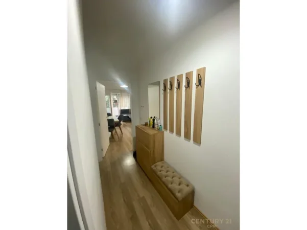 Tirane, jepet me qera apartament 1+1 Kati 1, 70 m² 550 € (liqeni i thate rruga peti)