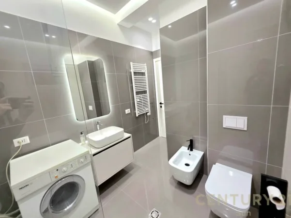 Tirane, jepet me qera apartament 2+1+Ballkon Kati 2, 123 m² 1.200 € (kopshti botanik)
