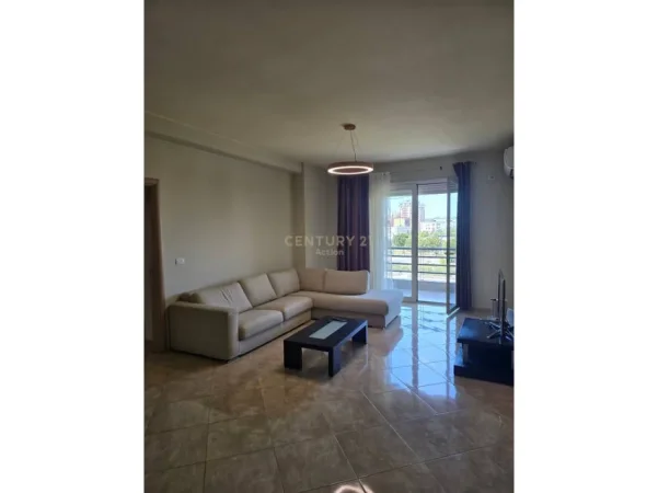 Tirane, jepet me qera apartament 2+1+Ballkon Kati 4, 109 m² 700 € (bulevardi i ri karl gega)