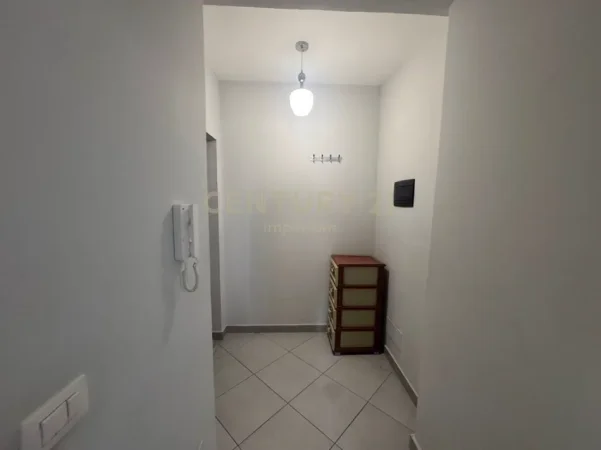 Tirane, jepet me qera apartament 1+1+Ballkon Kati 2, 57 m² 450 € (don bosko)
