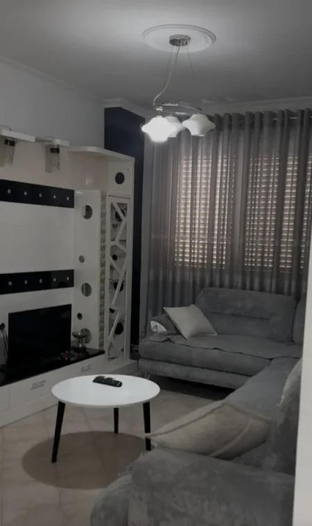 Tirane, jepet me qera apartament 1+1 Kati 6, 450 € (Astir)