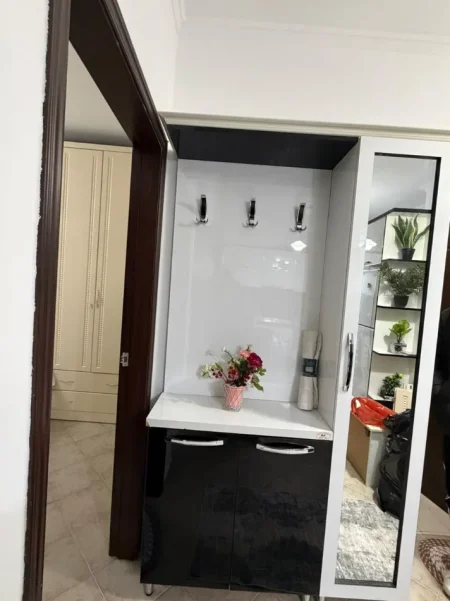 Tirane, jepet me qera apartament 1+1 Kati 6, 450 € (Astir)
