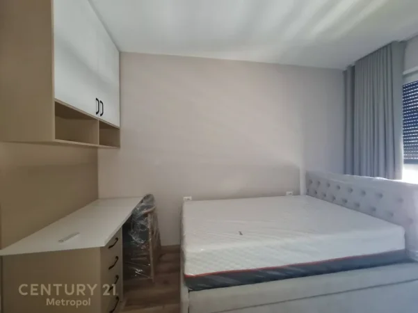 Tirane, jepet me qera apartament 2+1+Ballkon Kati 7, 104 m² 1.000 € (kopshti botanik)