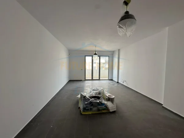 Tirane, shitet apartament 2+1 Kati 1, 105 m² 170.000 € (Kinostudio)