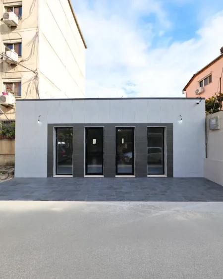 Tirane, shitet ambjent biznesi Kati 0, 109 m² 315.000 € (RRUGA KONGRESI I LUSHNJES)