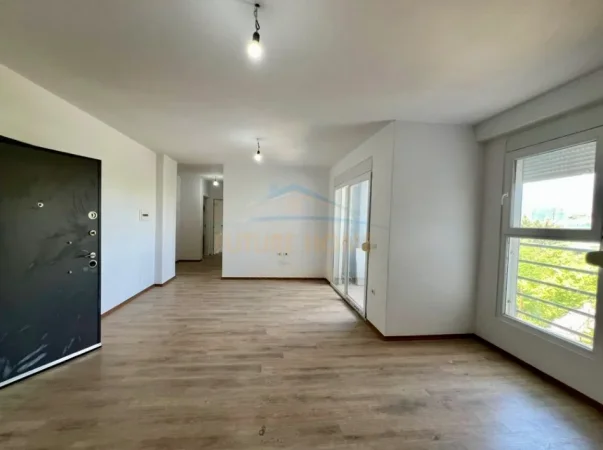 Tirane, jepet me qera apartament 2+1 Kati 1, 97 m² 430 € 
