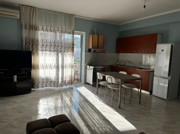 Tirane, jepet me qera apartament 1+1 Kati 2, 85 m² 330 € (KODRA E PRIFTIT)