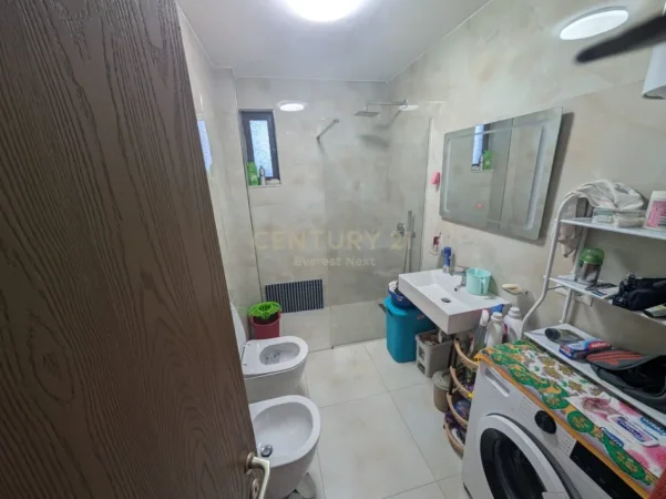 Tirane, shitet apartament 2+1 Kati 1, 80 m² 150.000 € (ish Fusha e Aviacionit)