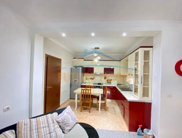Tirane, jepet me qera apartament 2+1 Kati 2, 84 m² 570 € 