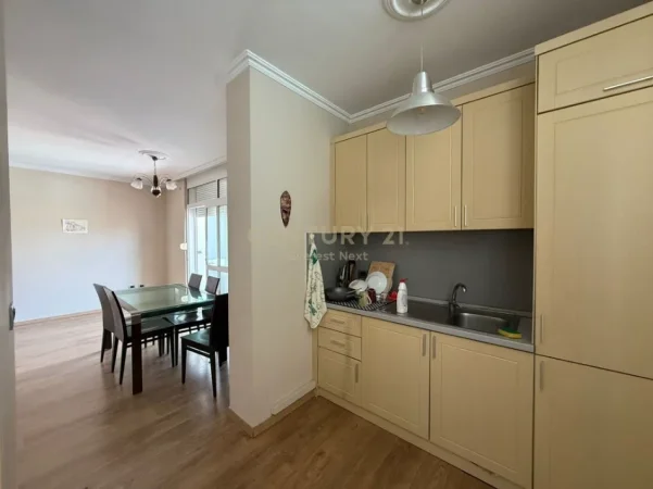 Tirane, shitet apartament 3+1+Ballkon Kati 11, 146 m² 380.000 € (ish Ekspozita)