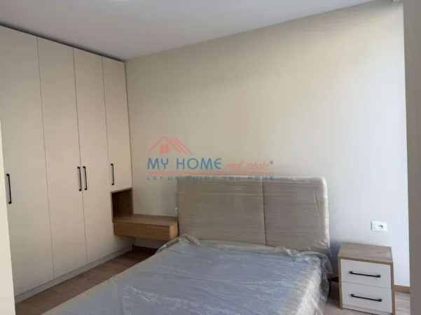 Tirane, jepet me qera apartament 1+1+Ballkon Kati 2, 105 m² 750 € (Rruga Shyqyri Brari)