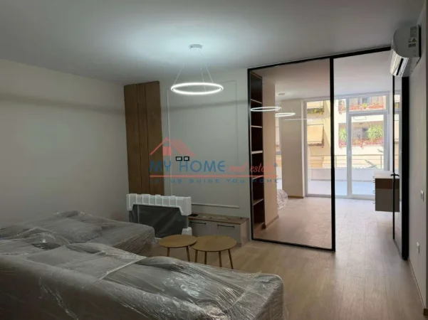 Tirane, jepet me qera apartament 1+1+Ballkon Kati 2, 105 m² 750 € (Rruga Shyqyri Brari)