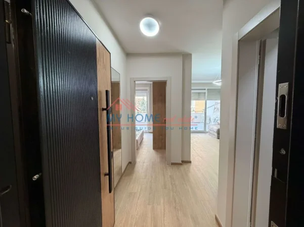 Tirane, jepet me qera apartament 1+1+Ballkon Kati 2, 90 m² 650 € (Rruga Shyqyri Brari)