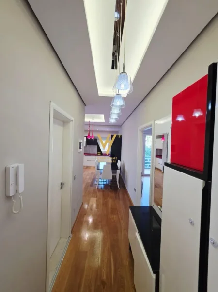Tirane, shitet apartament 2+1+Ballkon Kati 4, 96 m² 265.000 € (LIQENI I THATE)