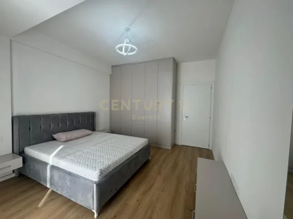 Shqiperi, jepet me qera apartament 2+1+Ballkon Kati 7, 100 m² 550 € (Astir)