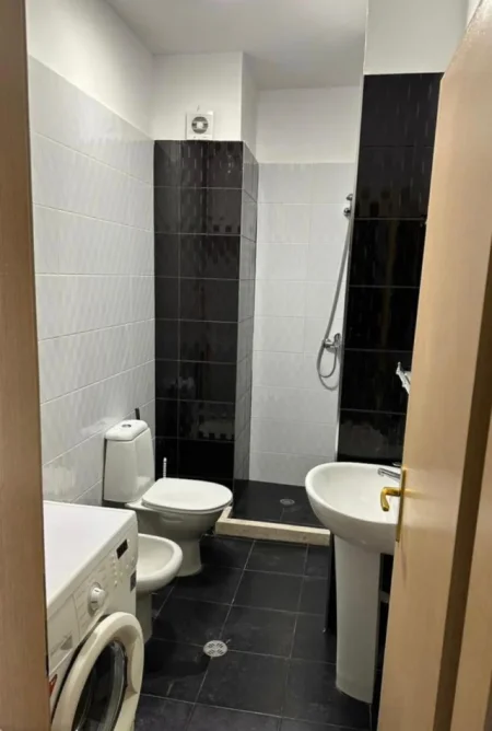 Tirane, jepet me qera apartament 1+1 Kati 4, 65 m² 410 € (Astir)