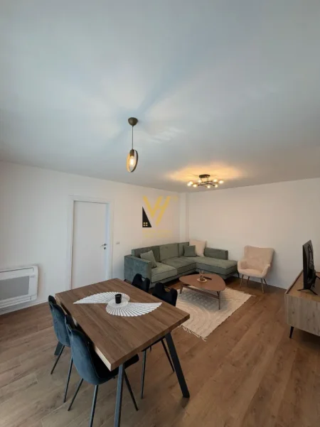 Tirane, jepet me qera apartament 2+1+Ballkon Kati 1, 108 m² 720 € (AKSES TIRANA)