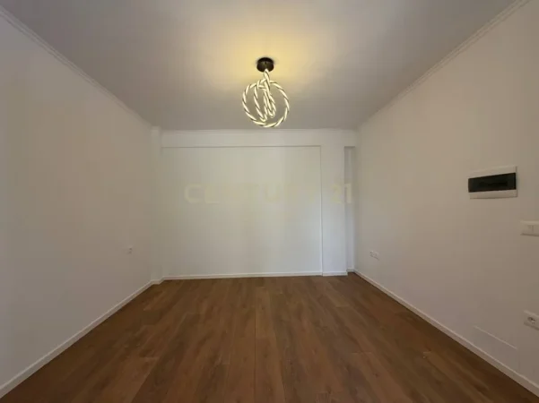 Tirane, shitet garsonier 1+1 Kati 1, 28 m² 80.000 € (Vasil Shanto)