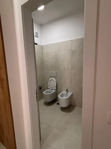 Tirane, jepet me qera apartament 2+1 , (siri kodra)
