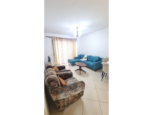 Tirane, jepet me qera apartament 1+1+Ballkon Kati 2, 58 m² 450 € (arc hotel)