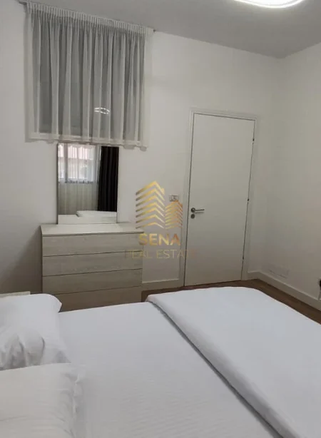 Tirane, jepet me qera apartament 1+1+Ballkon Kati 5, 70 m² 700 € (Rruga e Kavajes)