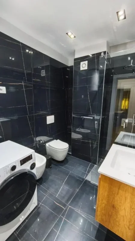 Tirane, jap me qera apartament 2+1+Ballkon Kati 7, 100 m² 951 € 
