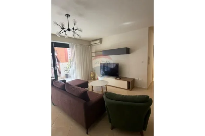Tirane, jepet me qera apartament 2+1+Ballkon Kati 2, 102 m² 800 € (Kompleksi Delijorgji)
