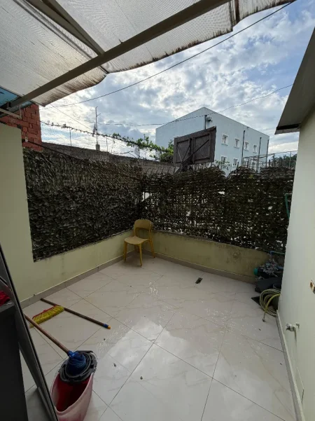 Tirane, jepet me qera apartament 1+1 Kati 0, (Prane shkolles 7 Marsi)