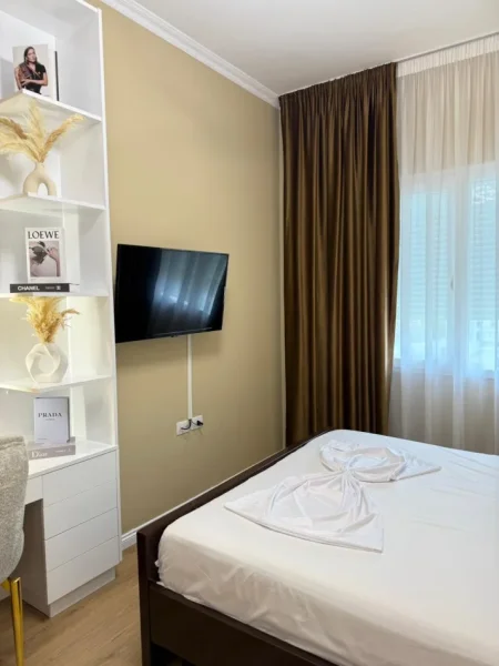 Tirane, jepet me qera apartament 1+1 Kati 5, 70 m² 800 € (kopshti botanik)