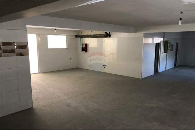 Tirane, jepet me qera apartament Kati 0, 395 m² 2.000 Euro (Liqeni Thate)