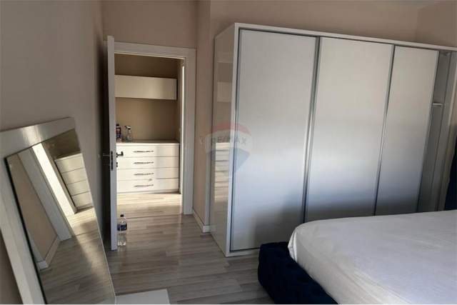 Tirane, jepet me qera apartament Kati 2, 110 m² 550 Euro (Rruga Dibres)