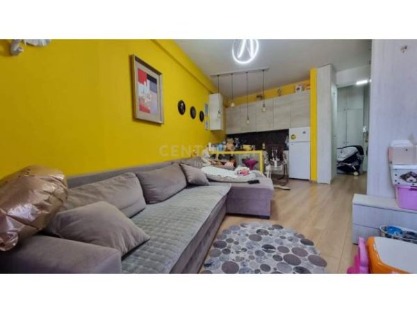 Apartament 1+1 për shitje tek medreseja