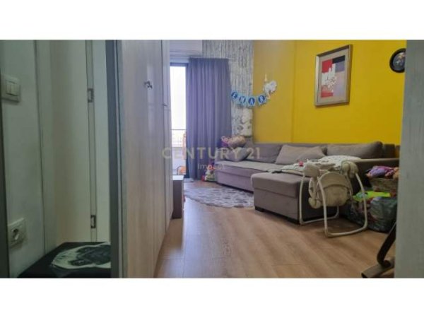 Apartament 1+1 për shitje tek medreseja