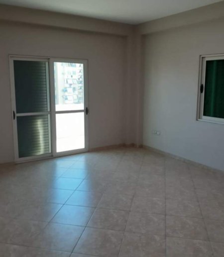 Tirane, jepet me qera apartament 3+1+BLK Kati 3, 250 m² 75.000 Leke (shkelqim fusha)
