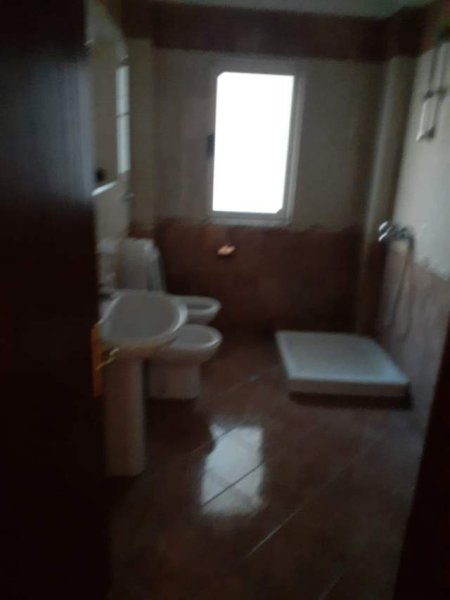 Tirane, jepet me qera apartament 3+1+BLK Kati 3, 250 m² 75.000 Leke (shkelqim fusha)