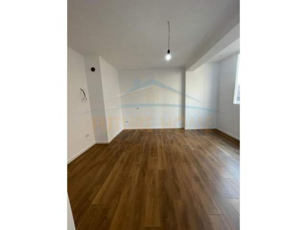 Tirane, shitet apartament Kati 4, 62 m² 138.000 Euro (Rruga e Elbasanit)