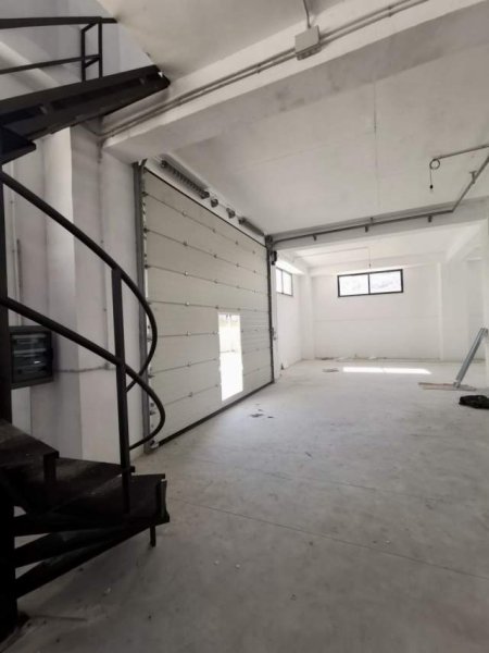 Tirane, jepet me qera magazine Kati 2, 1.150 m² 4.600 Euro (Vore)