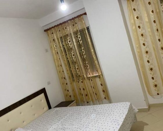 Tirane, jepet me qera apartament 2+1+BLK Kati 4, 110 m² 350 Euro (selita e vjeter)
