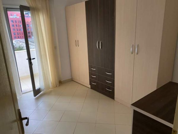 Tirane, jepet me qera apartament 2+1+BLK Kati 4, 110 m² 350 Euro (selita e vjeter)