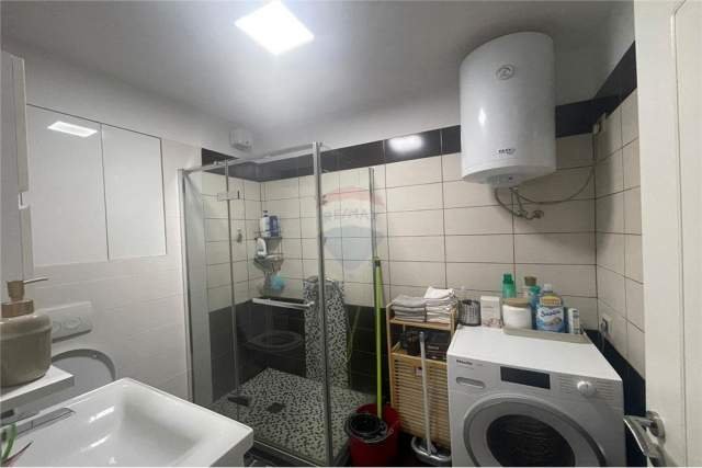 Tirane, jepet me qera apartament 1+1 Kati 3, 500 Euro (RR.Ullishtes)