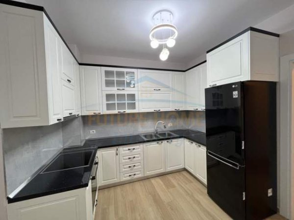 Tirane, shitet apartament 2+1+BLK Kati 3, 113 m² 186.000 Euro (Unaza e Re)
