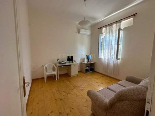 Tirane, jepet me qera shtepi 1 Katshe Kati 1, 180 m² 650 Euro (Tirana, Albania)