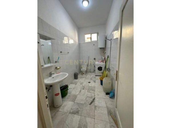 Tirane, jepet me qera shtepi 1 Katshe Kati 1, 180 m² 650 Euro (Tirana, Albania)
