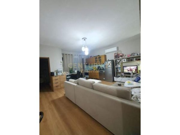 Tirane, jepet me qera apartament 2+1+A+BLK 114 m² 550 Euro (kompleksi halili)