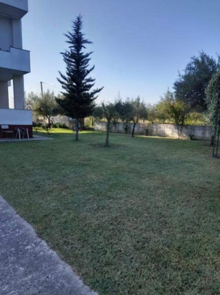 Tirane, jepet me qera shtepi 3 Katshe Kati 3, 1.000 m² Berxulle