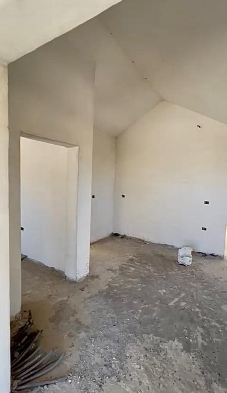 Durres, shitet Vile 5+1+A+BLK Kati 3, 154 m² 250.000 Euro (GOLEM)
